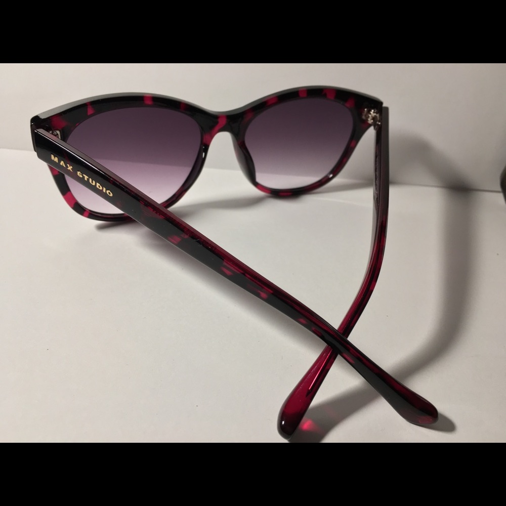 Women’s Shades Max Studio 😎